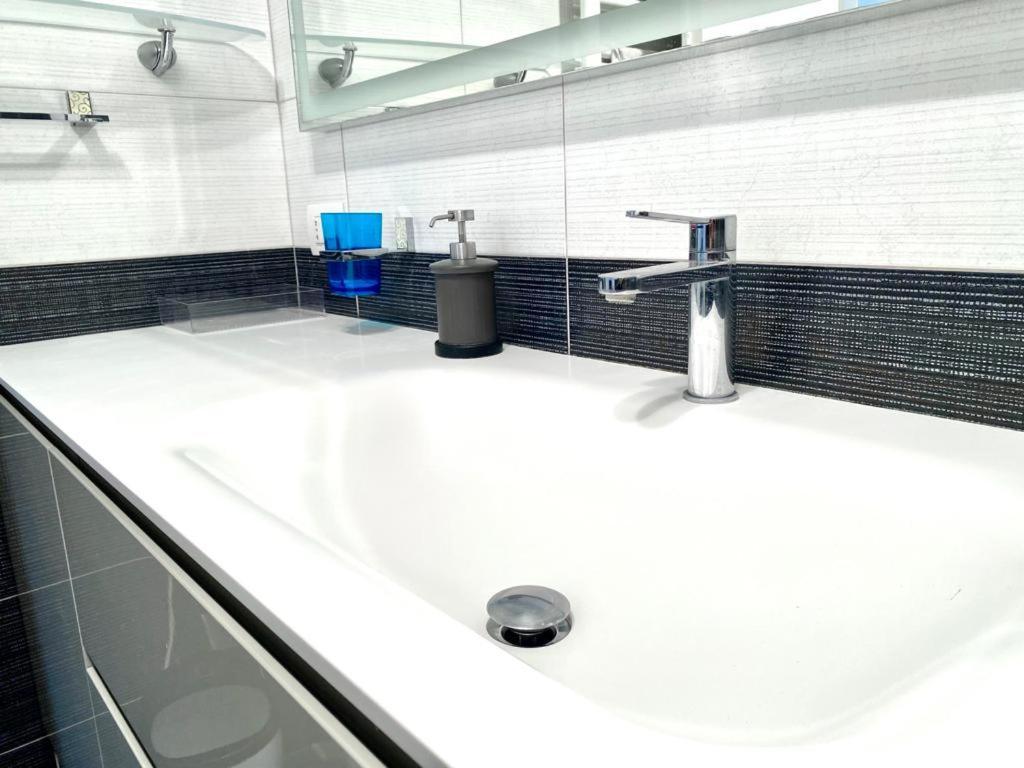 Mpm - Belinzaghi 5 6 Pax Apartment Milano Ngoại thất bức ảnh